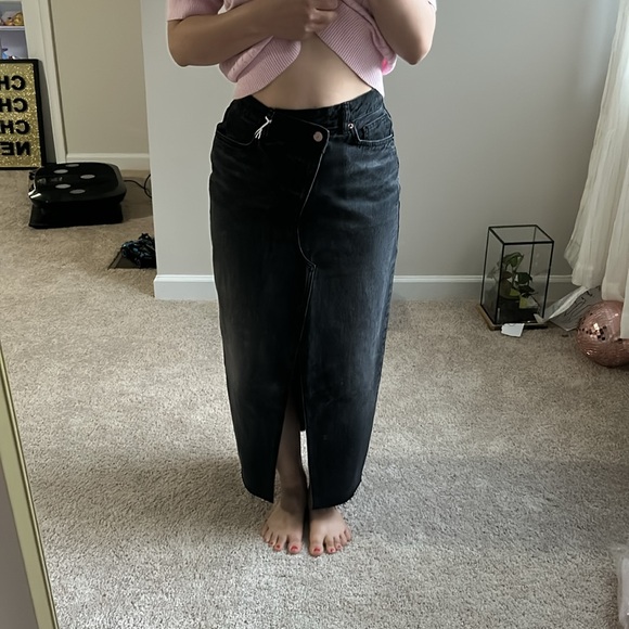 Reformation Black Denim long Skirt. 27 - Picture 4 of 16